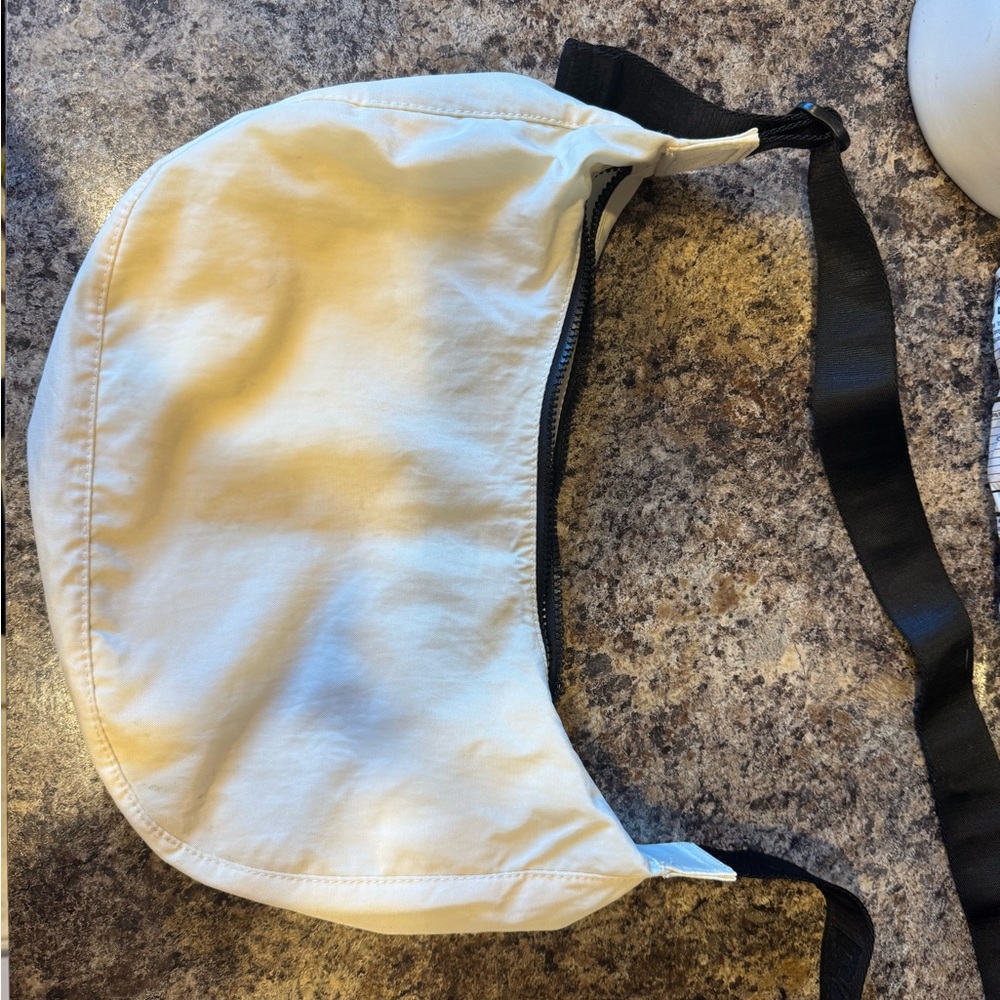 BAGGU Medium Crescent Bag - Ivory